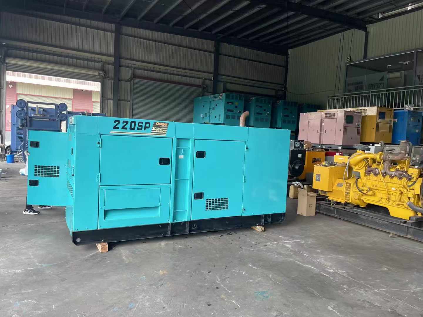 冷水江800kW 柴油发电机的输出电流波动范围是多少？